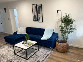 STUNNING RUNYON CANYON BLUE OASIS - Hollywood